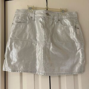 NWT Old Navy Silver Metallic Women's Mini Skirt - Size 12